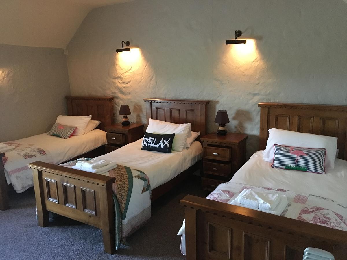 Hopper Inn Bar & Guest Accommodation Ballynaskreena Zewnętrze zdjęcie